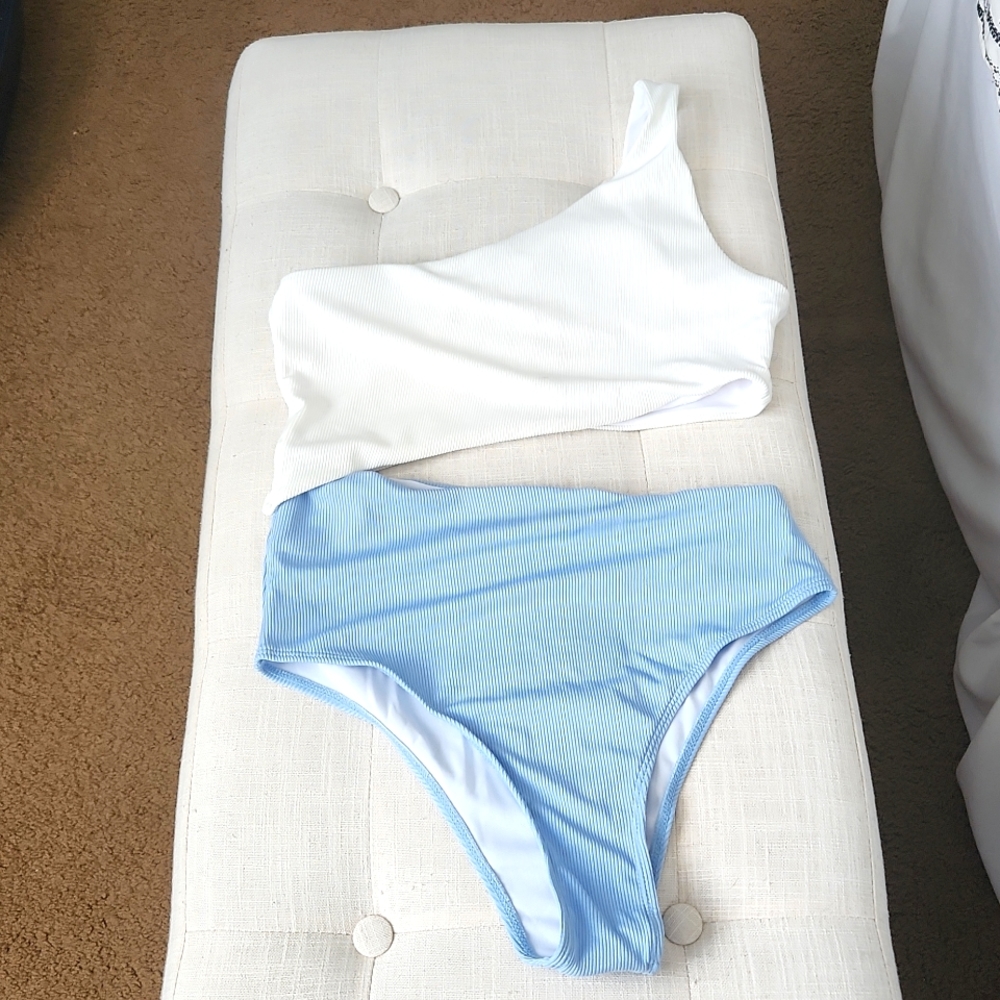 SHEIN, small, light blue and white